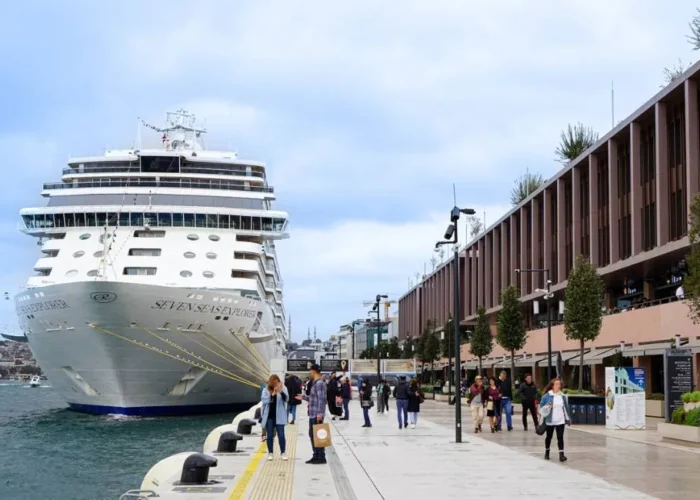 Kruvaziyer Limanı Özel Rehberli Turundan Kalkış