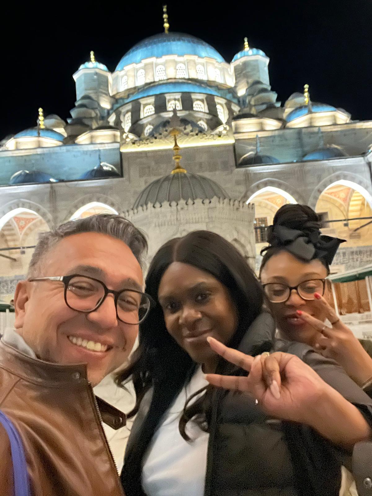 İstanbul Camileri ve Çini Sanatı Atölyesi Deneyimi